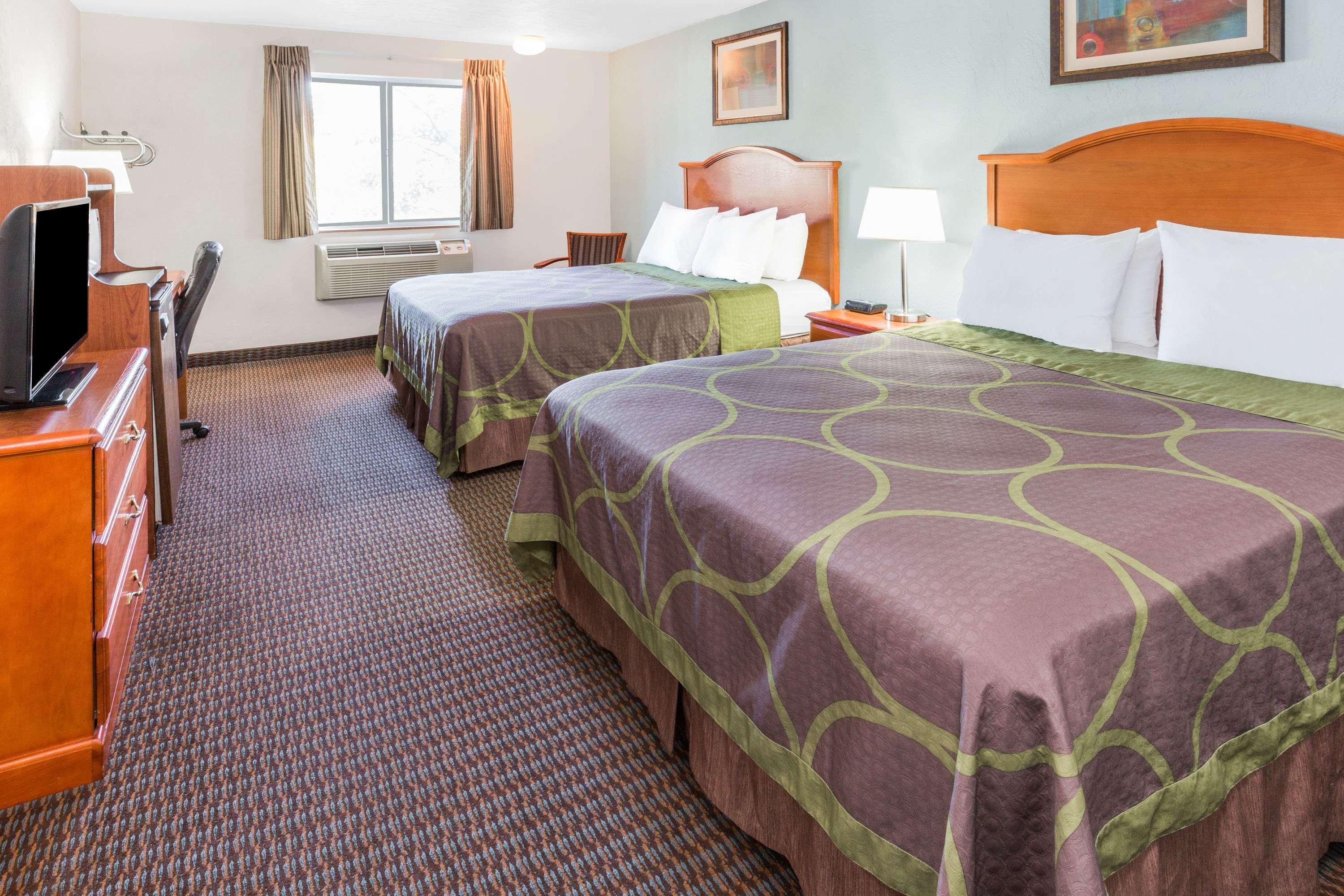 Super 8 By Wyndham Roseburg Hotel Ngoại thất bức ảnh