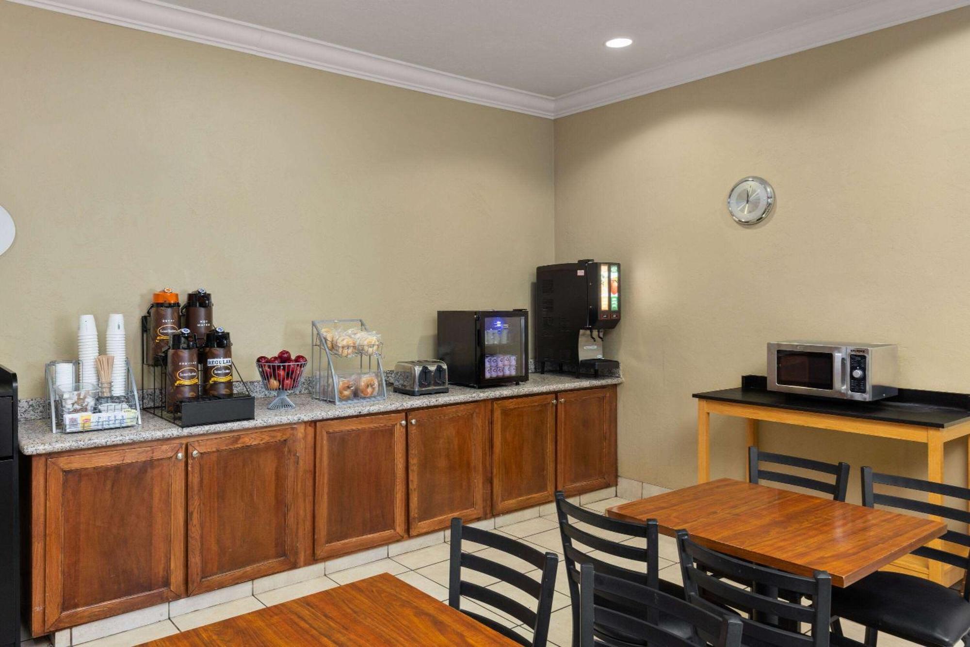 Super 8 By Wyndham Roseburg Hotel Ngoại thất bức ảnh