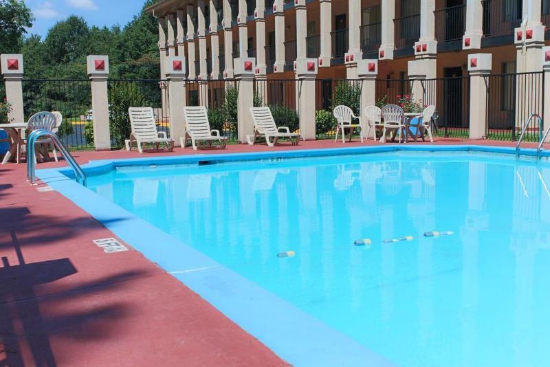 Super 8 By Wyndham Roseburg Hotel Ngoại thất bức ảnh