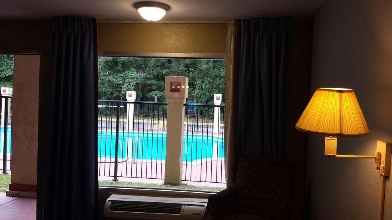 Super 8 By Wyndham Roseburg Hotel Ngoại thất bức ảnh