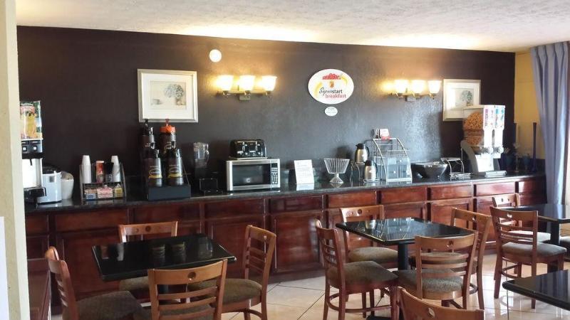 Super 8 By Wyndham Roseburg Hotel Ngoại thất bức ảnh